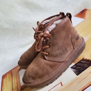 UGG Classic Chestnut Ankle Mini Suede Boots Size 3.